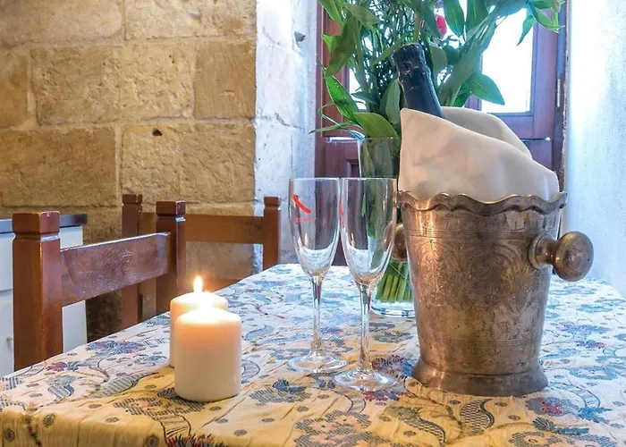 לינה וארוחת בוקר Demetra 4*